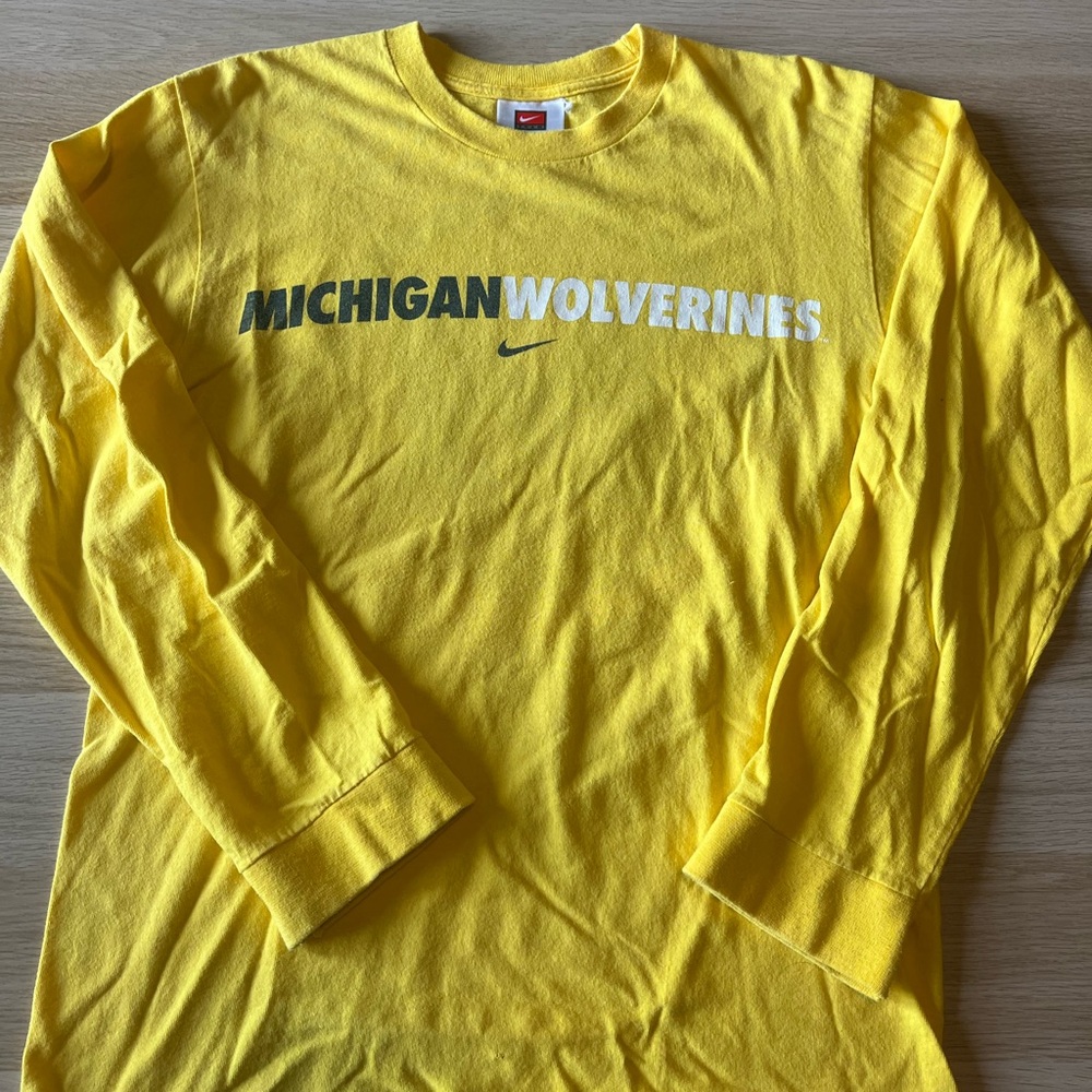 VINTAGE MICHIGAN WOLVERINES CENTER LOGO LONG SLEEVE TEE M